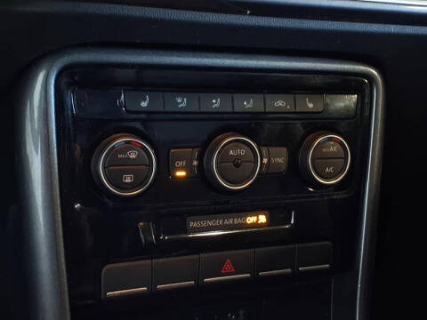 2018 Volkswagen Beetle 2.0T SE