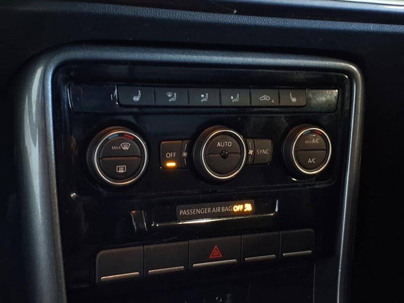 2018 Volkswagen Beetle 2.0T SE