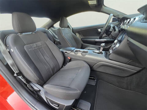 2021 Ford Mustang EcoBoost