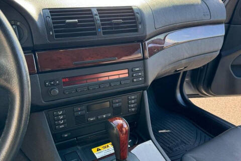 2003 BMW 5 Series 525i