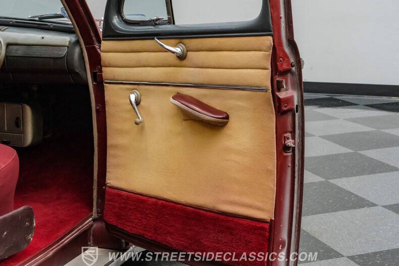 1948 Ford Deluxe