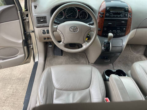 2004 Toyota Sienna XLE 7 Passenger
