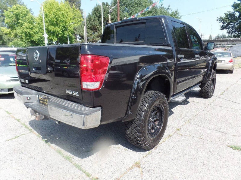 2009 Nissan Titan LE