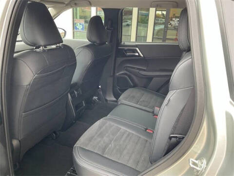 2024 Mitsubishi Outlander SE