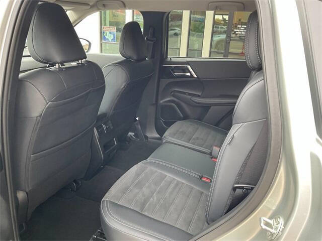 2024 Mitsubishi Outlander SE