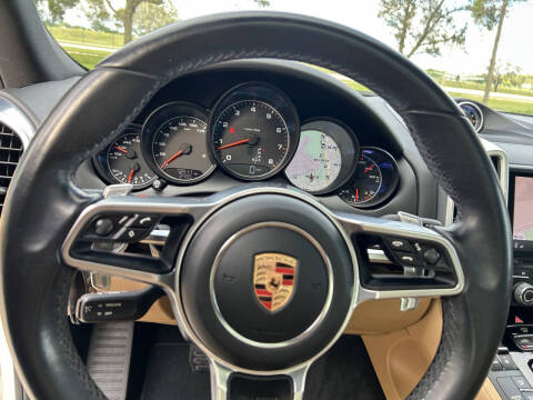 2017 Porsche Cayenne Platinum Edition