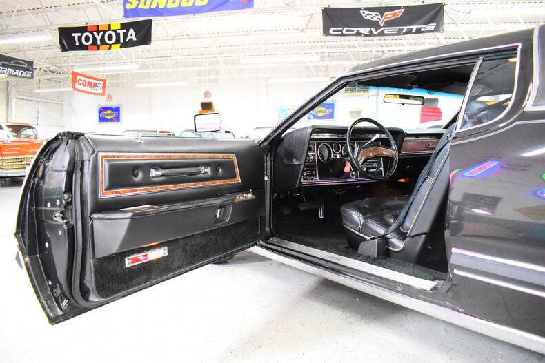 1976 Ford Thunderbird