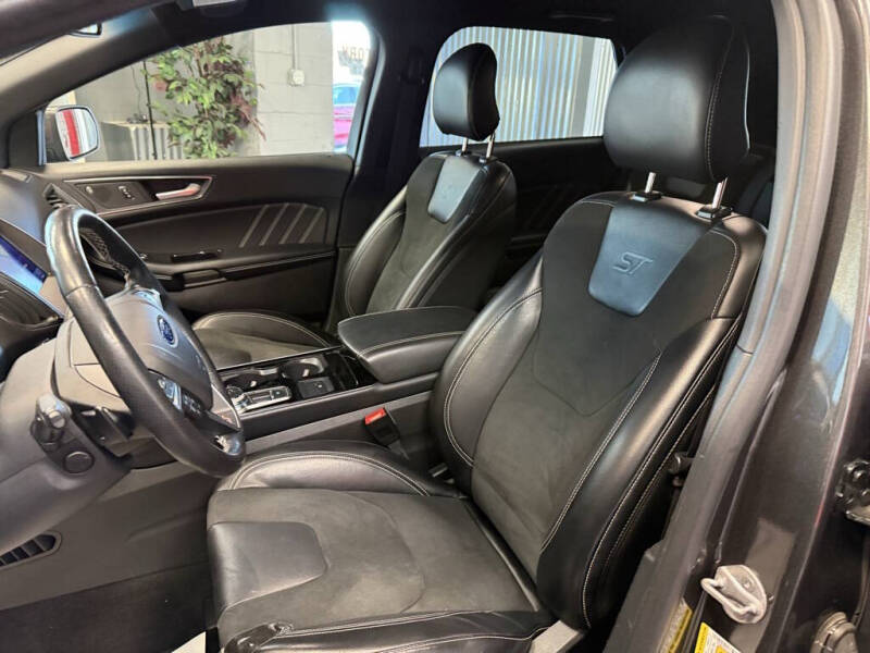 2019 Ford Edge ST