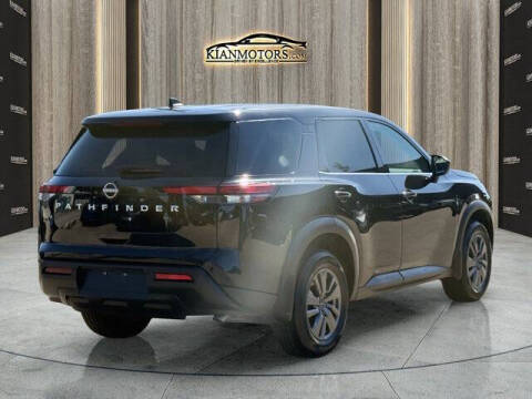 2025 Nissan Pathfinder S