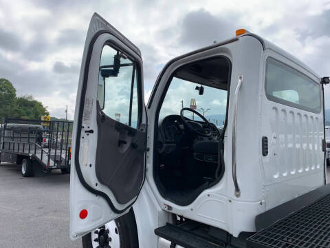 2015 Freightliner M2 106