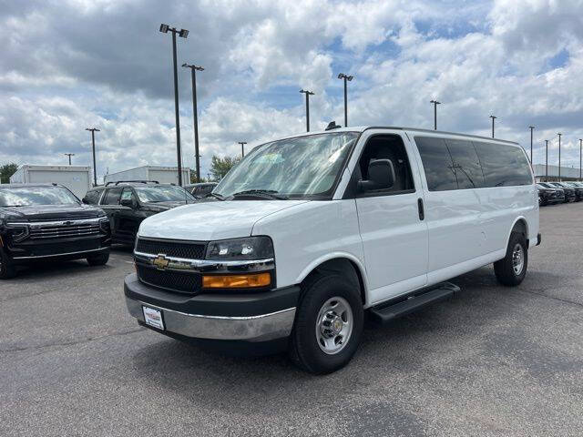 2025 Chevrolet Express 3500