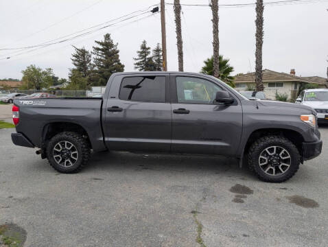 2015 Toyota Tundra SR5