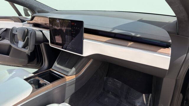 2023 Tesla Model X Plaid