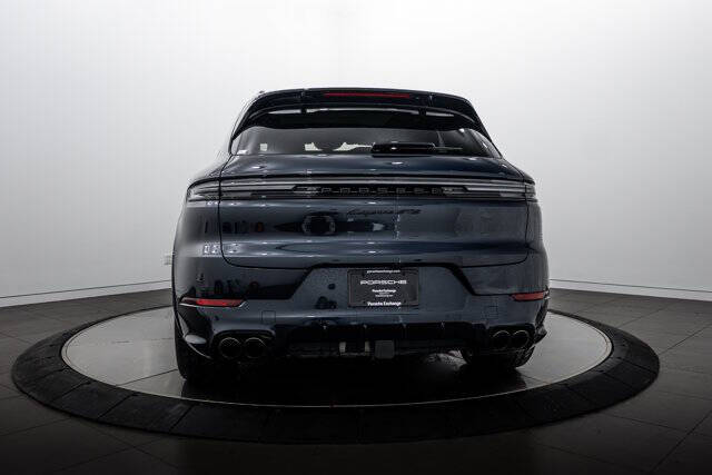 2025 Porsche Cayenne GTS