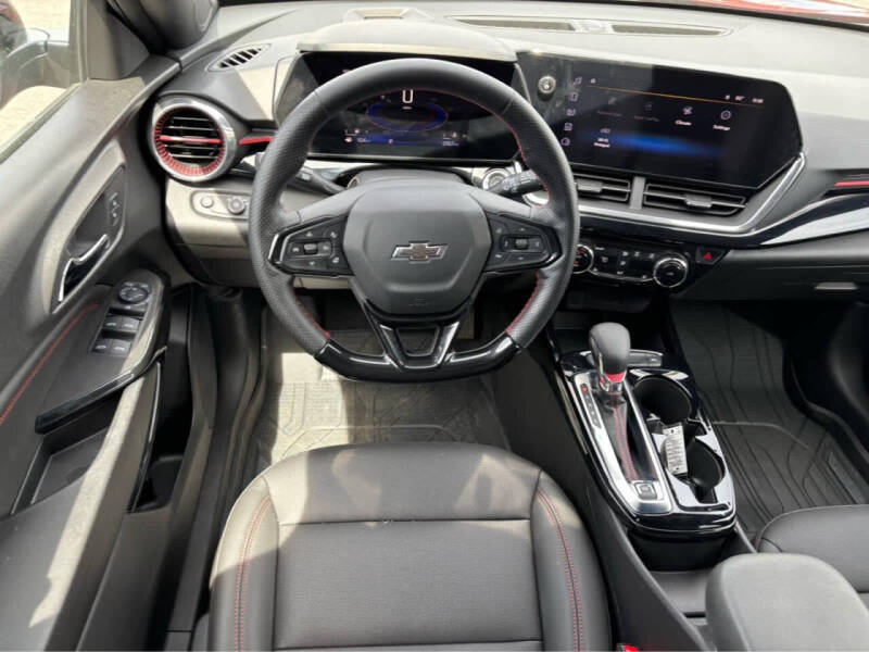 2025 Chevrolet Trax RS