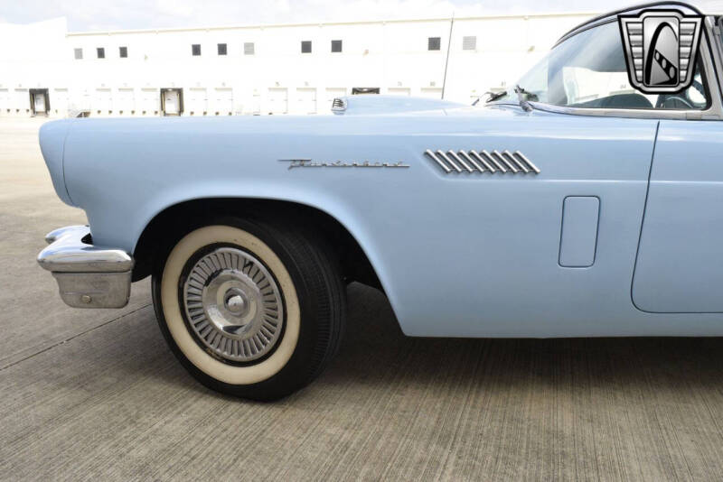 1957 Ford Thunderbird