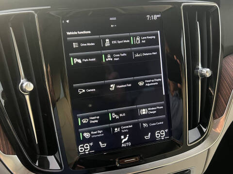 2022 Volvo S60 B5 Momentum