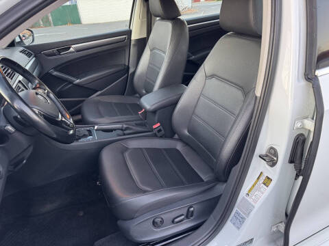 2016 Volkswagen Passat 1.8T R-Line