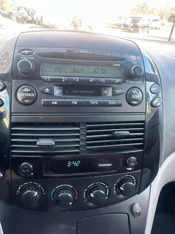 2004 Toyota Sienna