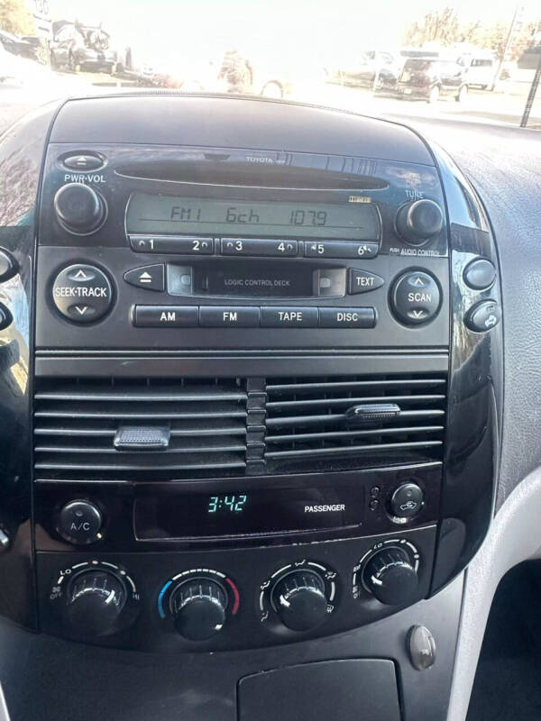 2004 Toyota Sienna