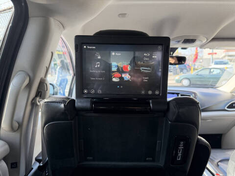 2017 Chrysler Pacifica Touring-L Plus