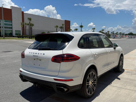 2017 Porsche Cayenne Platinum Edition