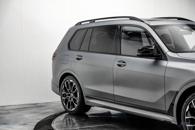 2023 BMW X7 M60i