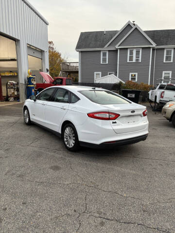 2015 Ford Fusion Hybrid S