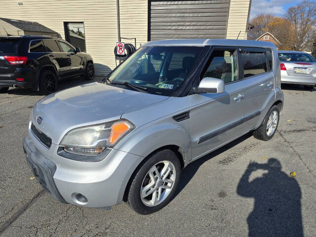 2011 Kia Soul for sale at QUEENSGATE AUTO SALES in York, PA