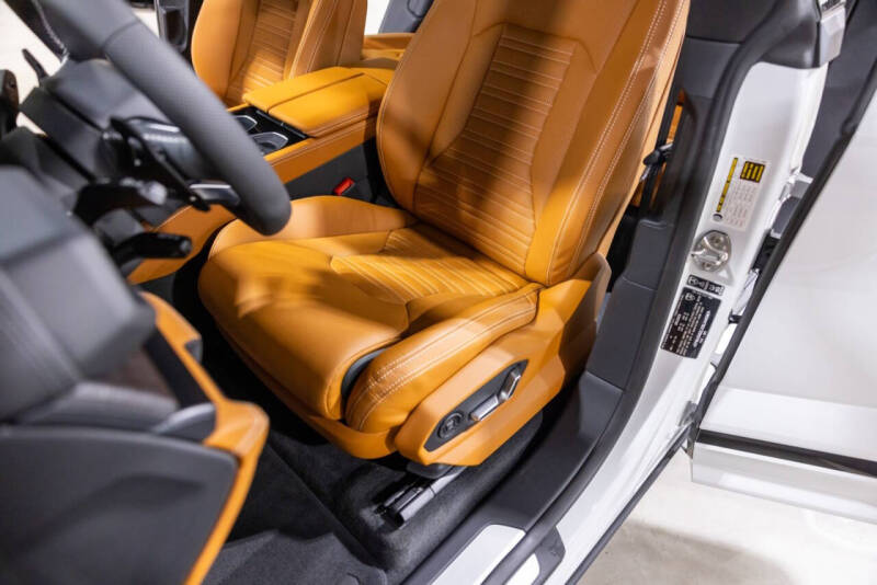 2025 Lamborghini Urus SE