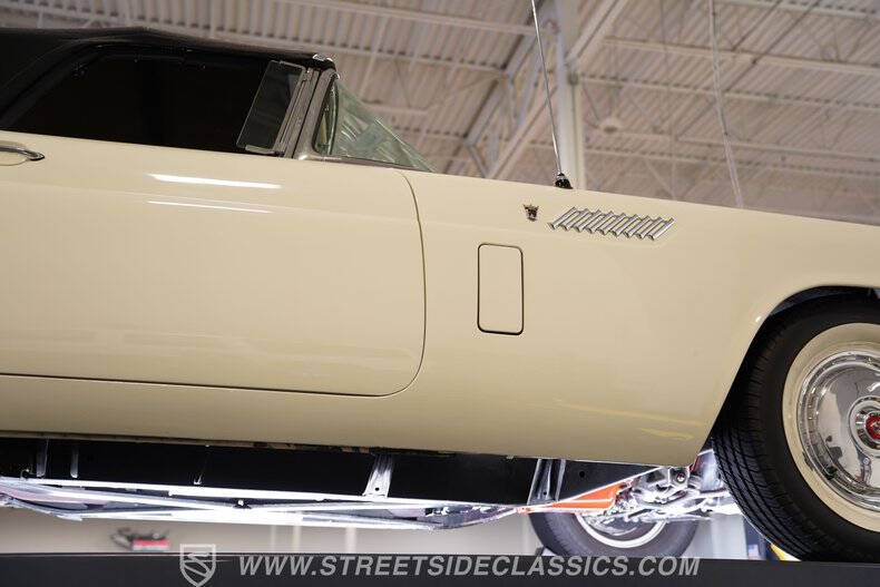 1956 Ford Thunderbird