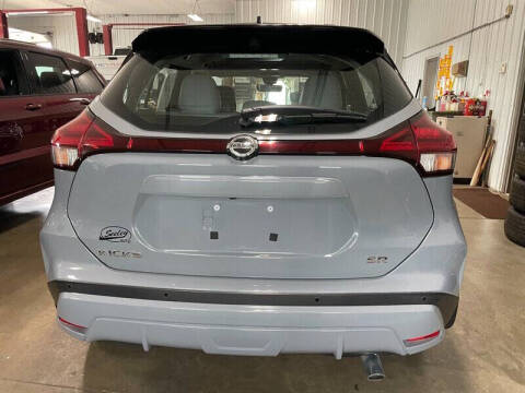2021 Nissan Kicks SR