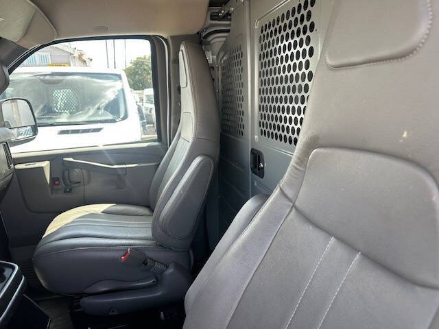 2017 Chevrolet Express 2500