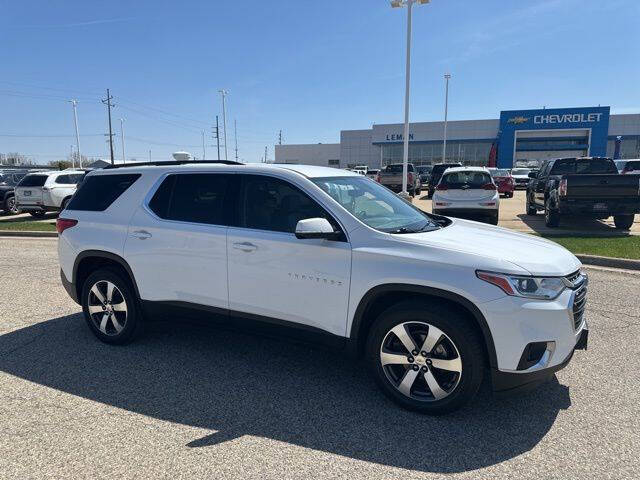 Used 2019 Chevrolet Traverse 3LT with VIN 1GNERHKW2KJ169677 for sale in Bloomington, IL