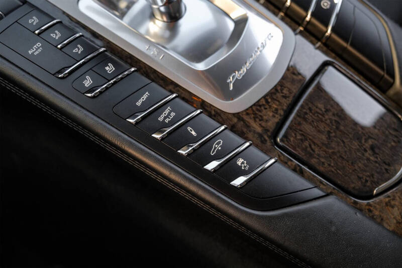 2011 Porsche Panamera Turbo