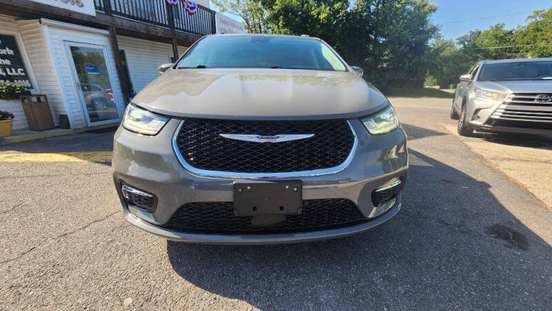 2022 Chrysler Pacifica Touring L