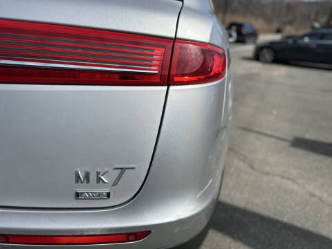 2011 Lincoln MKT