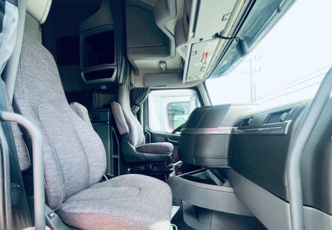 2020 Volvo VNL