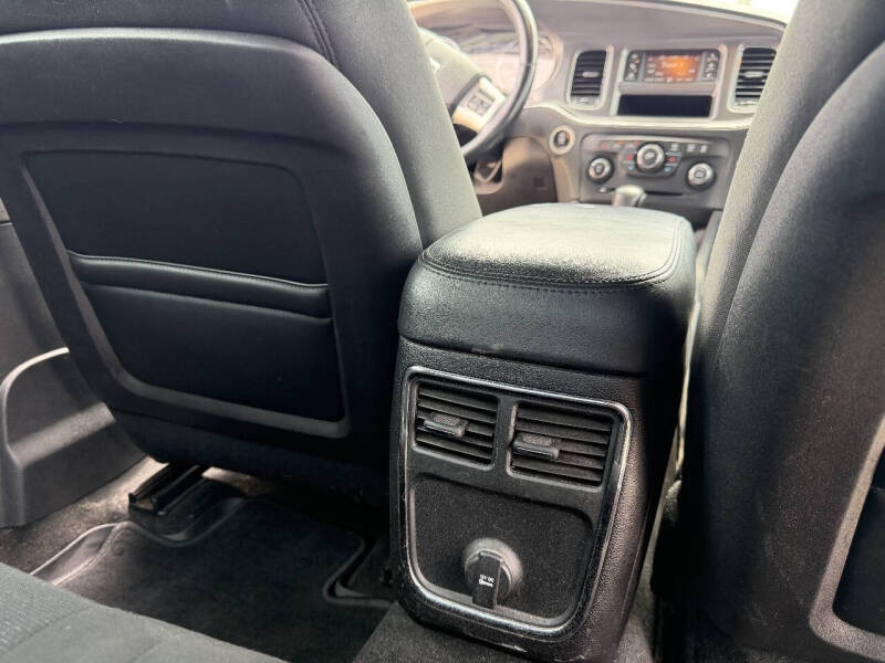 2013 Dodge Charger SE