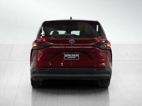 2024 Toyota Sienna LE 8-Passenger