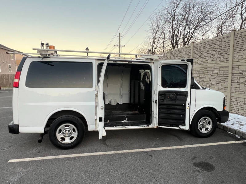 2008 Chevrolet Express Cargo Work Van photo 14