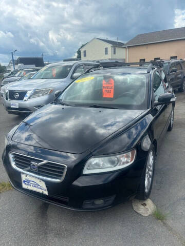 2010 Volvo V50 for sale at Nelsons Auto Specialists in New Bedford MA