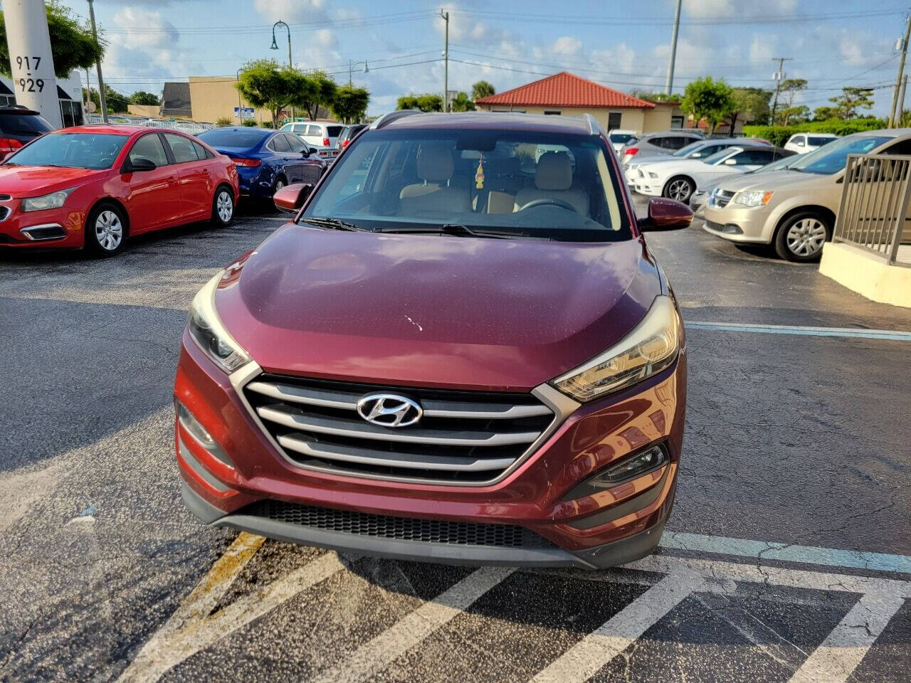 2016 Hyundai Tucson - $9,995