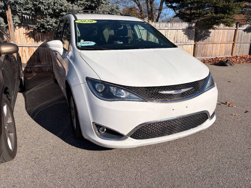 2020 Chrysler Pacifica Touring L