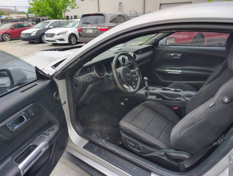 2016 Ford Mustang V6