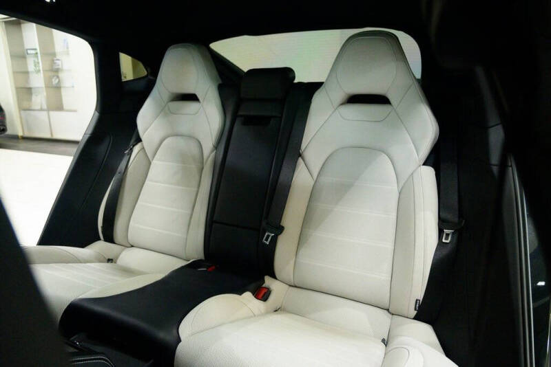 2025 Porsche Panamera 4