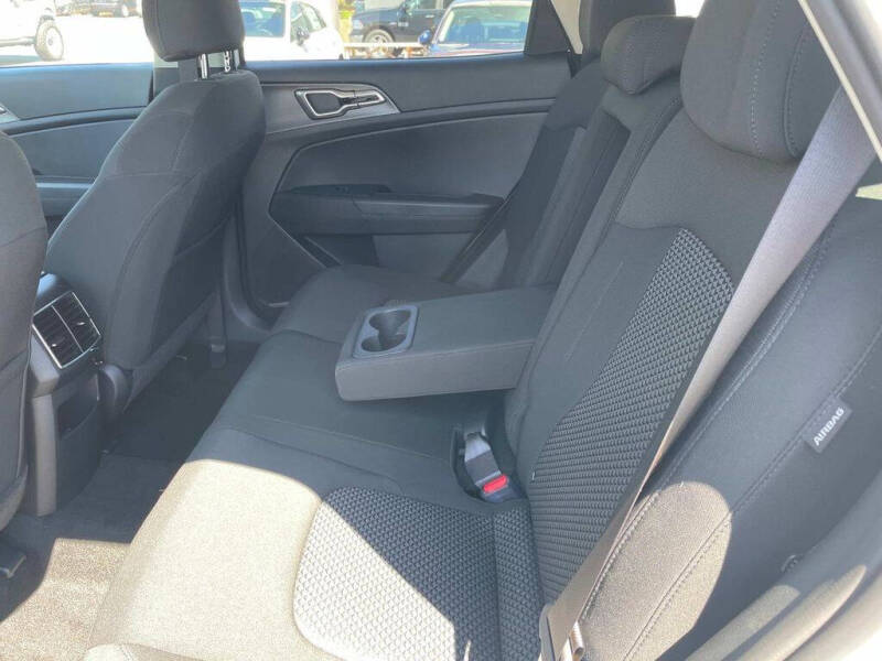 2024 Kia Sportage Hybrid LX