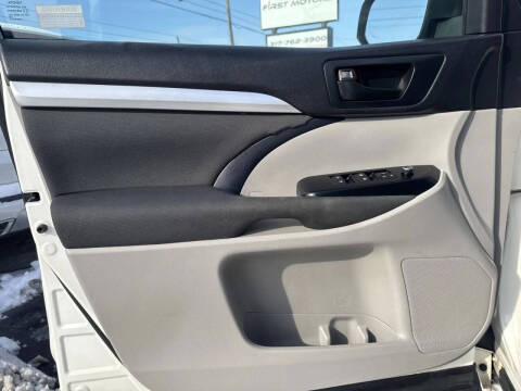 2015 Toyota Highlander LE