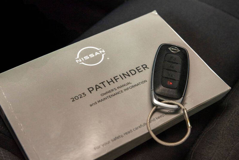 2023 Nissan Pathfinder SV