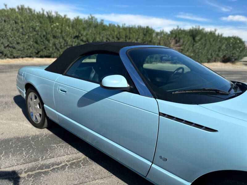 2003 Ford Thunderbird